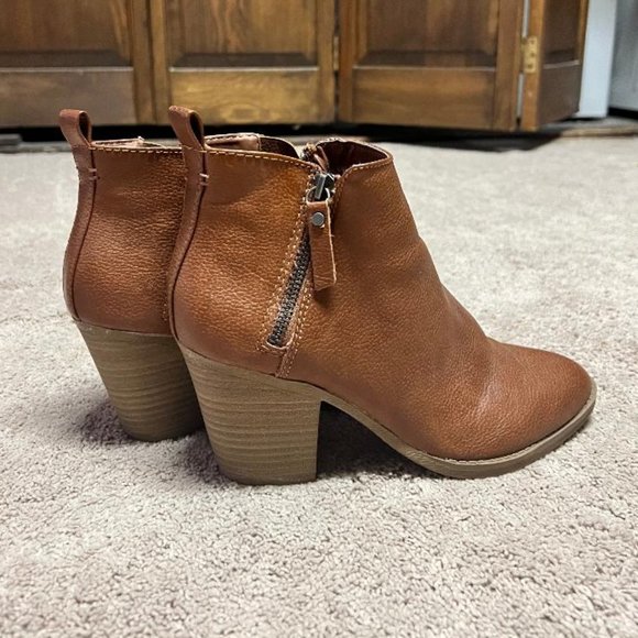 Universal Thread Booties - Picture 1 of 2